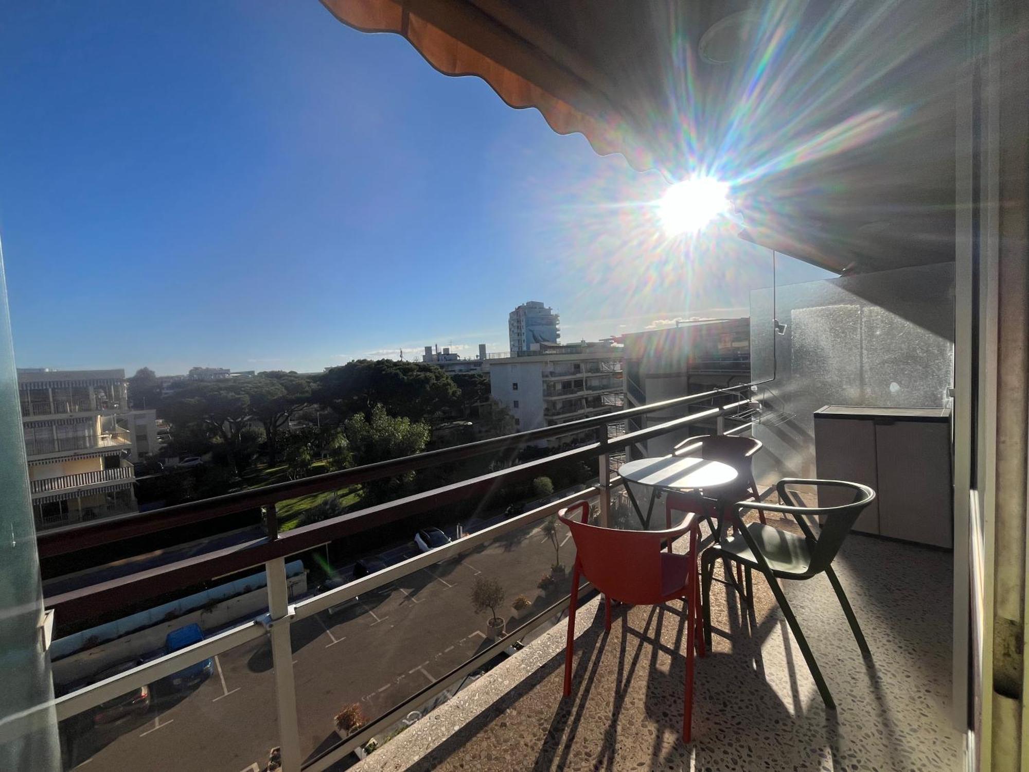 Heliotel Marine Studio Avec Balcon Au 4Eme Etage A 200M De La Mer Сен-Лоран-дю-Вар Екстериор снимка